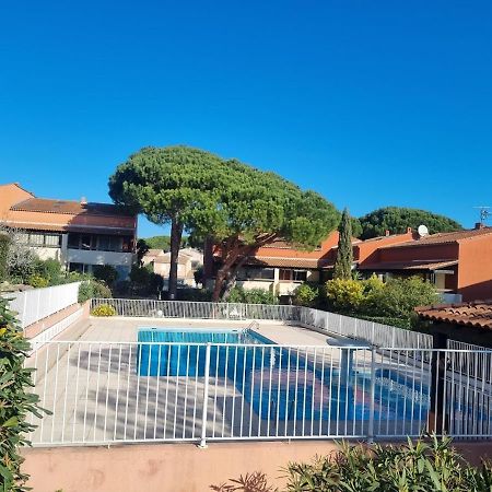 Charmant Studio Lumineux Avec Piscine Frejus Ngoại thất bức ảnh